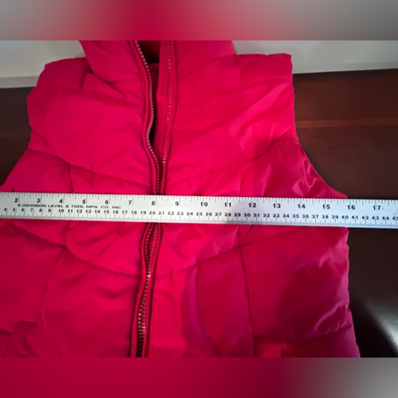 Aeropostale Women's Red Vest - Picture 8 of 9